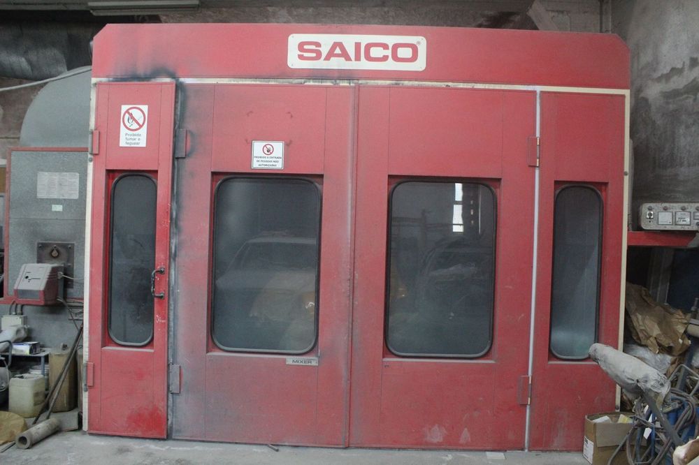 Estufa de pintura automóvel