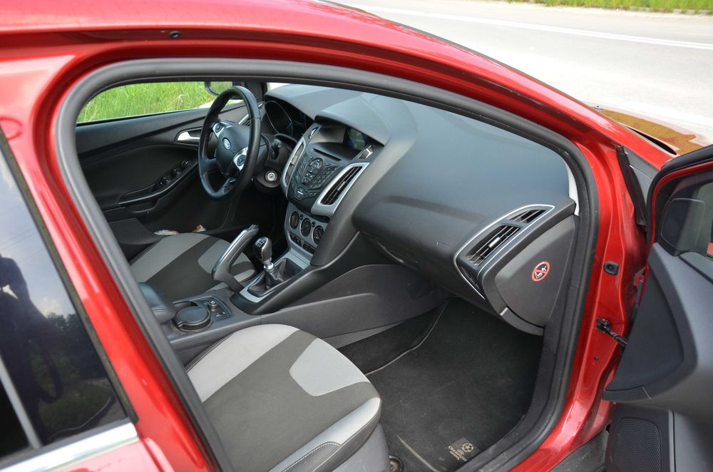Ford Focus 2012 1.6 TDCI 115KM Champions League Edition Hatchback