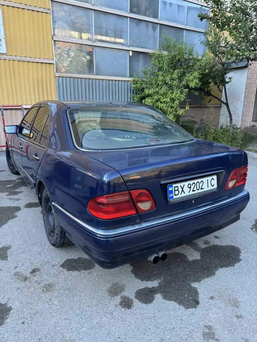Мерседес E250 w210