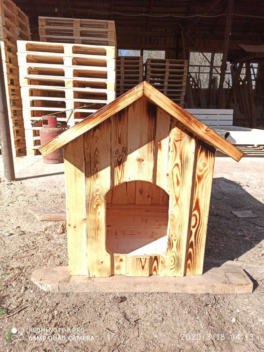 Будка для собак деревянная