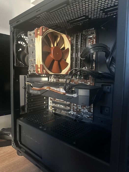 Komputer Stacjonarny (RTX, i7)