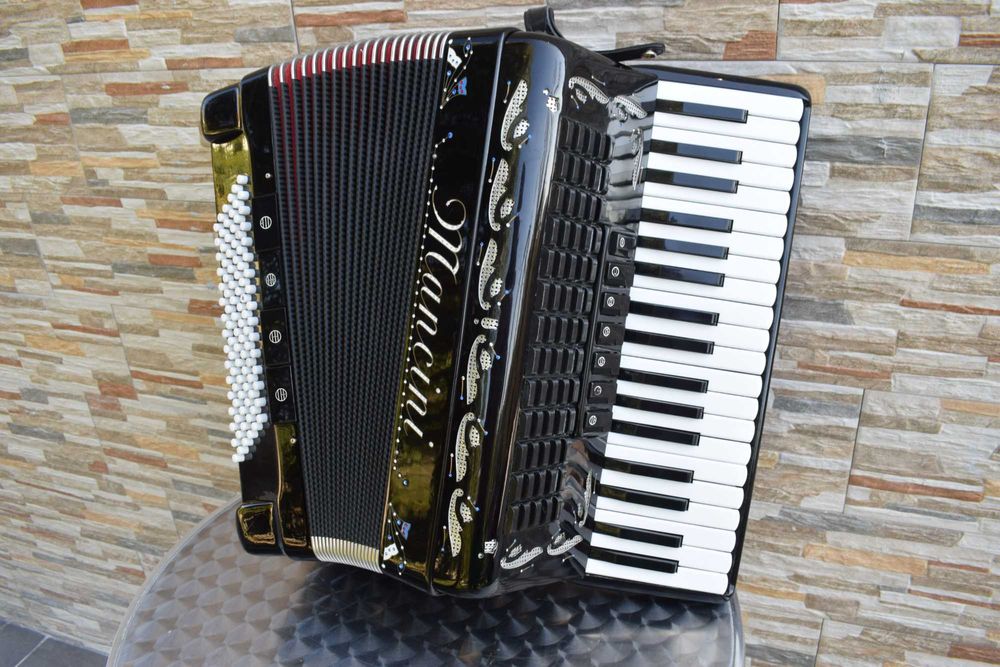 Acordeao Mancini 3 voz 96 baixos