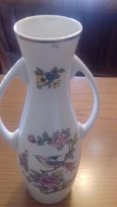 Jarra Porcelana Antiga pintada a mão Hungara