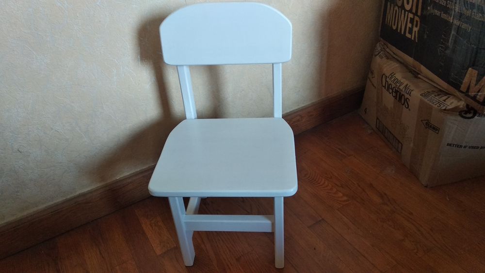 Продам детский стульчик деревянный