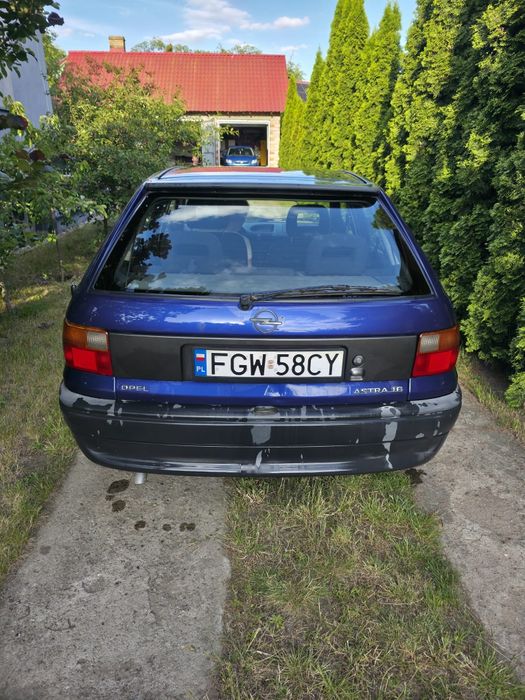 Opel Astra samochód