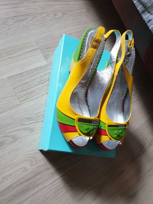 Женская летняя обувь