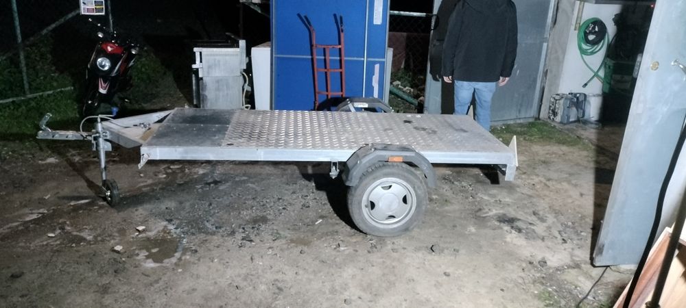 Atrelado para motos motocross. Ou outras com suspensão e amortecedores