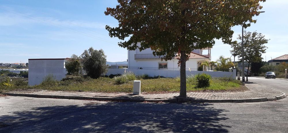Lote para construção, zona de Santa Clara, em Leiria.