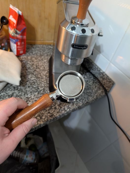 Maquina café Delonghi com manípulo barista Pro