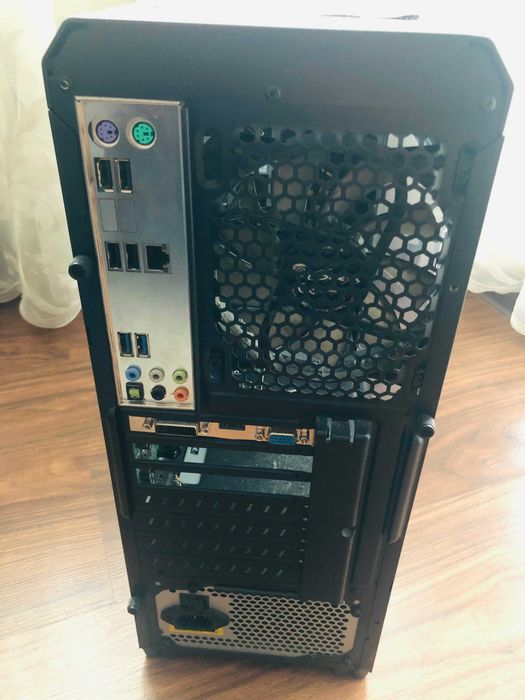 Obudowa Genesis Titan 750 + podzespoły