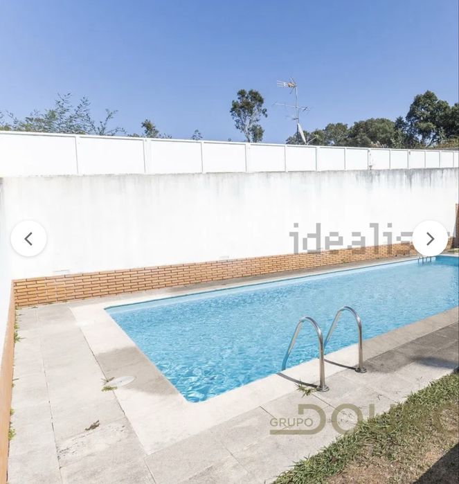 Moradia 3  Frentes  4 Quartos (2 Suites com AC) Piscina, Elevador interno, 2  gr  Terraços, Churrasqq ueira  ginasio. Muito bem localizada   Vi N Gaia