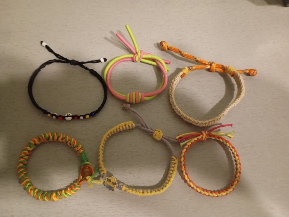Pulseiras artesanais, bijuteria