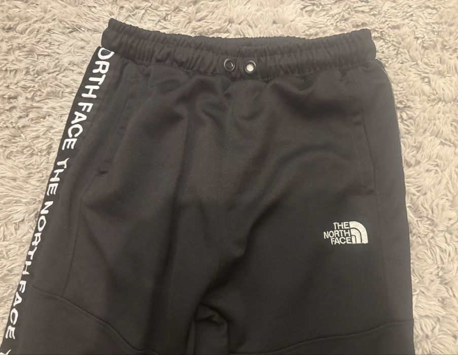 Czarne spodnie dresowe