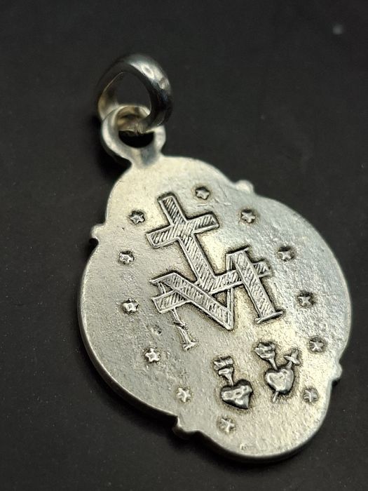 Zawieszka z matką boską