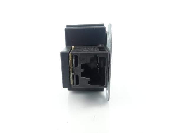 Amplificador de antena VOLKSWAGEN Golf VI (5K1)