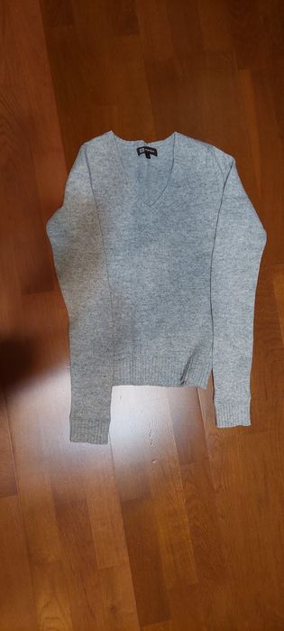 Продам свитер Monton, р. S.  и брючный костюм р. 40-42