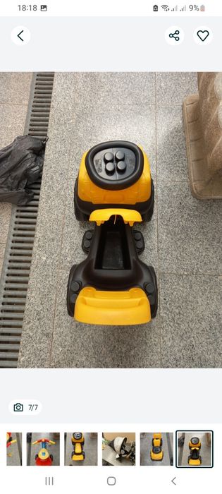 Triciclo de criança e andador