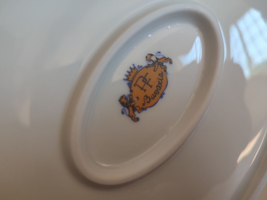 Terrina e travessa em porcelana