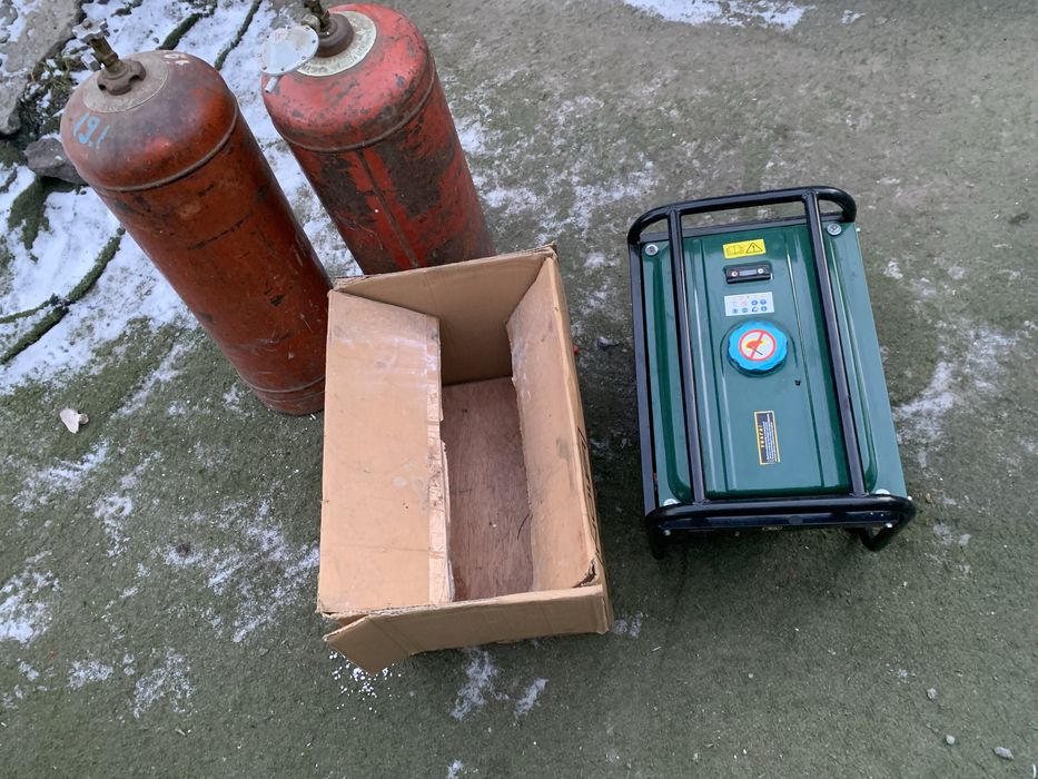 Продам Генератор,разом з балонами,майже Новий.торг