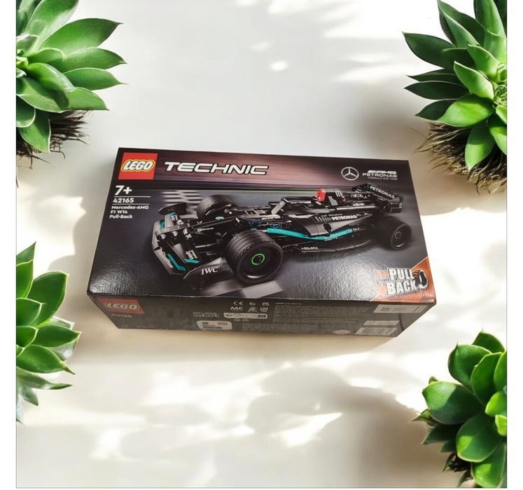 Nowy zestaw LEGO TECHNIC Mercedes-AMG F1 W14 E Performance Pull-Back 4