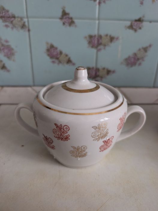 Продам посуду в хорошем состоянии