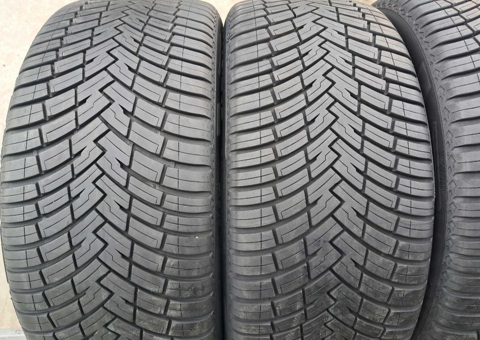 Продам зимові шини б/у 205/55 r17