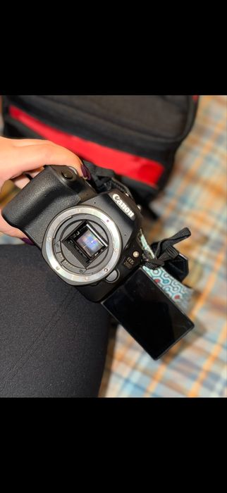 Canon 200D+ 2 lentes