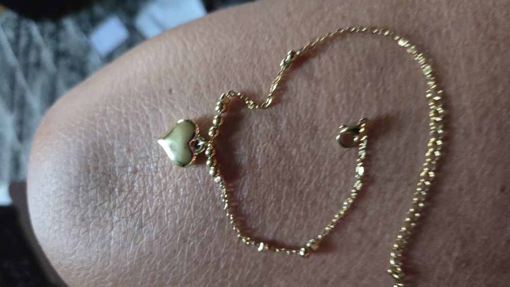 Branzoletka na nogę.