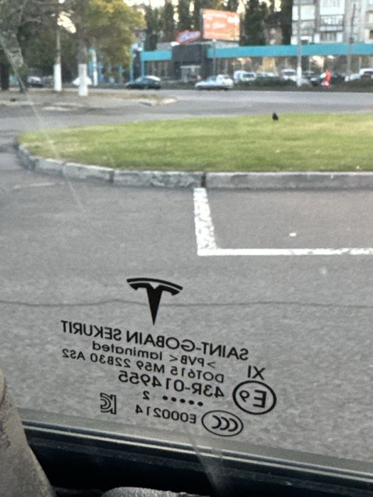 Tesla 3 21год 82.5 kw полный привод 460км