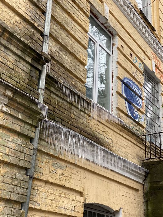 Висотні роботи, ремонт фасадів, швів, козирків, балкона, утеплення