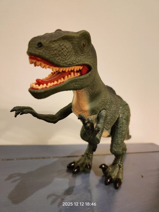 Dinozaur interaktywny duży jak nowy