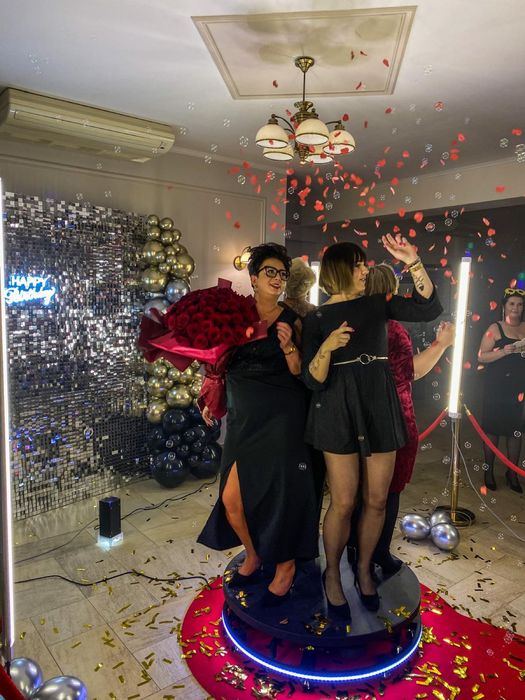 Fotobudka 360+Skrzydła do zdjęć- HIT imprez!