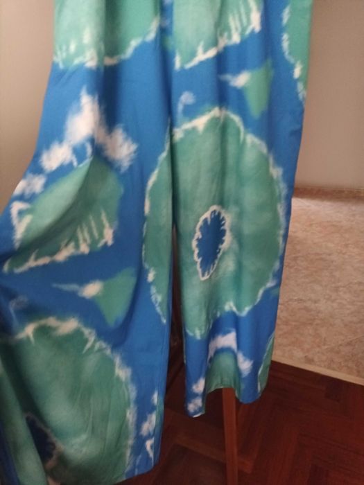 Macacão azul e verde