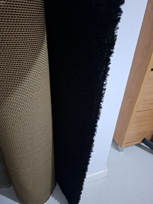 Carpete de sala preta