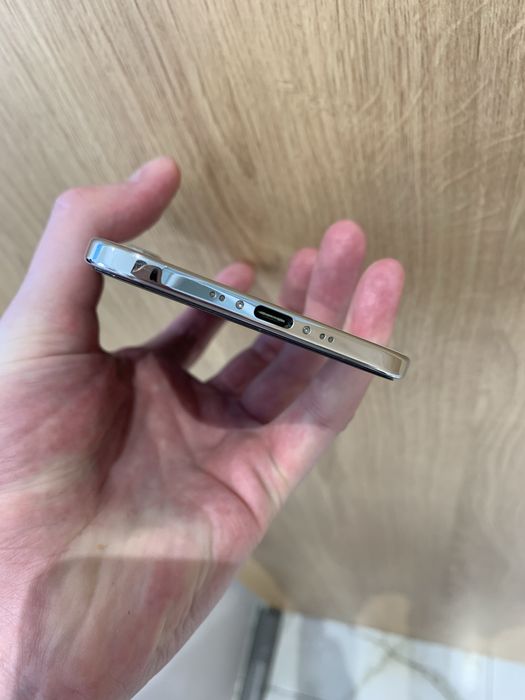 б/у IPhone Air 256гб White Neverlock