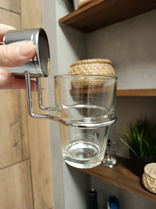 2 тримачі для зубних щіток