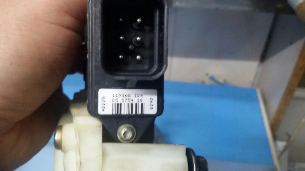 Mitsubishi Space star e carisma elevadores frente