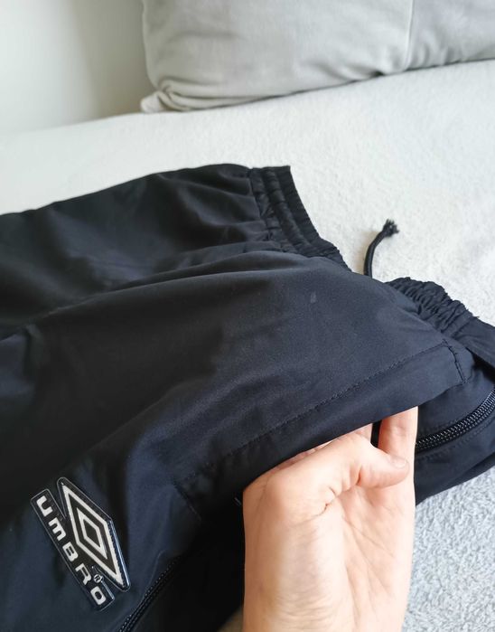 Młodzieżowe spodnie full-zip pants UMBRO - rozmiar/size 164, czarne/black