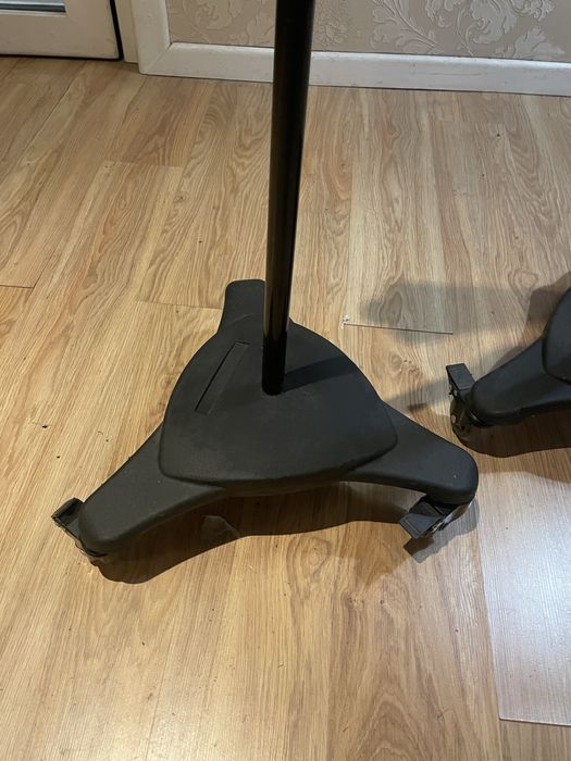 2 Suportes de Microfone Ultimate MC-125 - Como novo