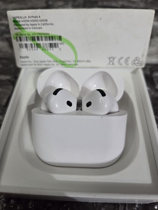 Продам AirPods 4 (оригінал)
