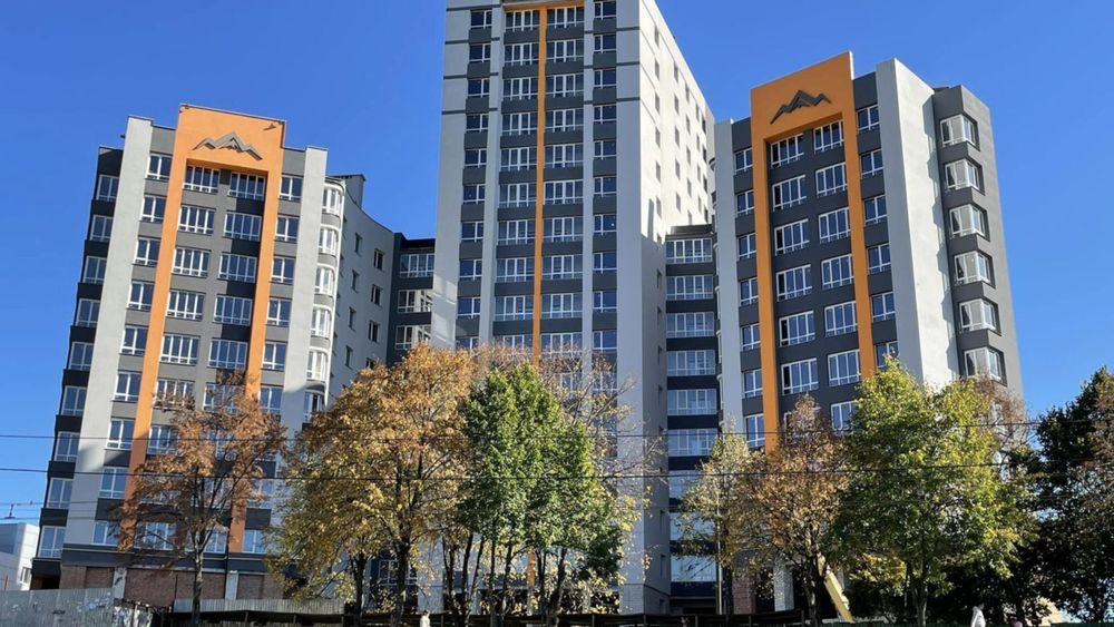 Продам велику 2к квартиру. Лушпи. Новобудова. Еверест