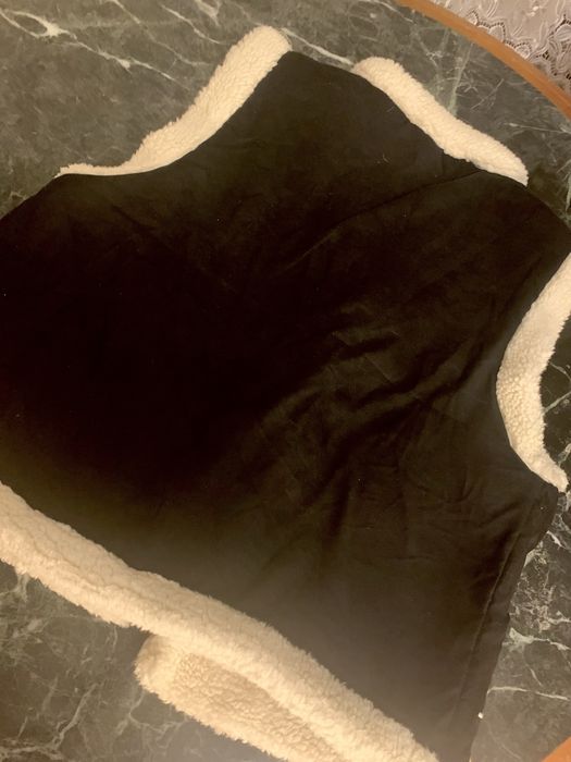 Жилетка з вишивкою