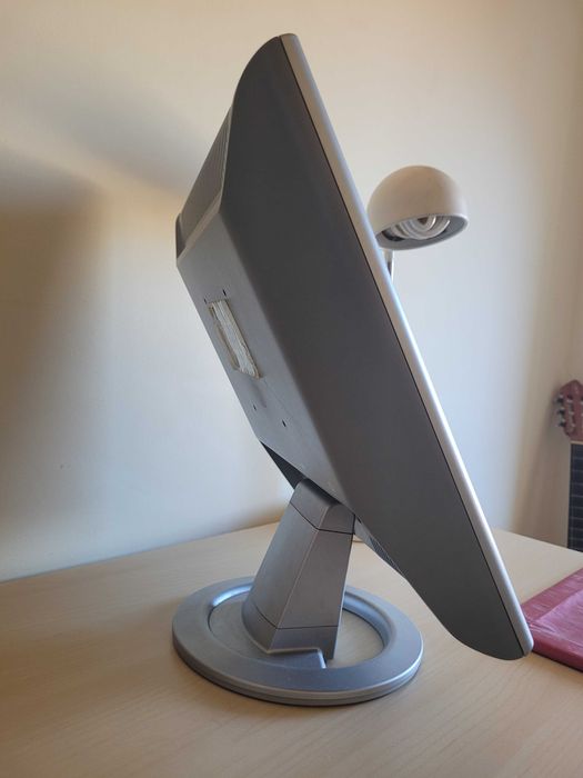 Monitor de computador HPvs17