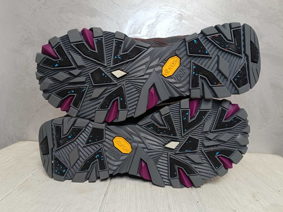 - Merrell Moab FST Ice+ Thermo J09598