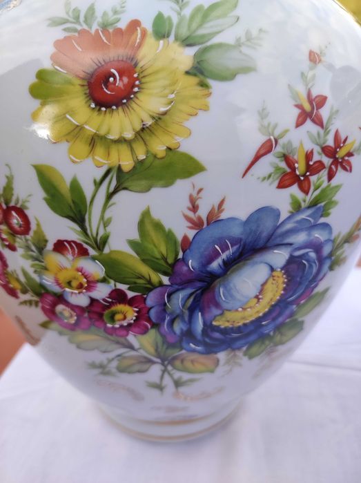 Pote com tampa em porcelana Artibus Portugal