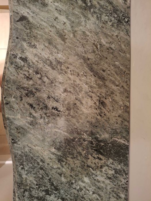 Komoda - drewno i granit