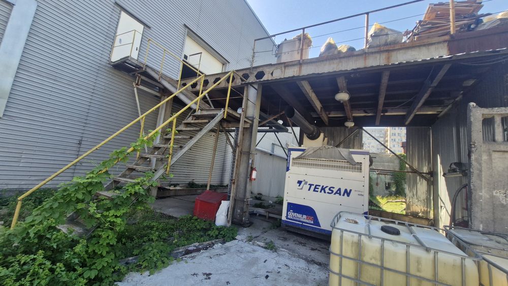 Оренда виробничо-складського приміщення 3800м² метро Лівобережна