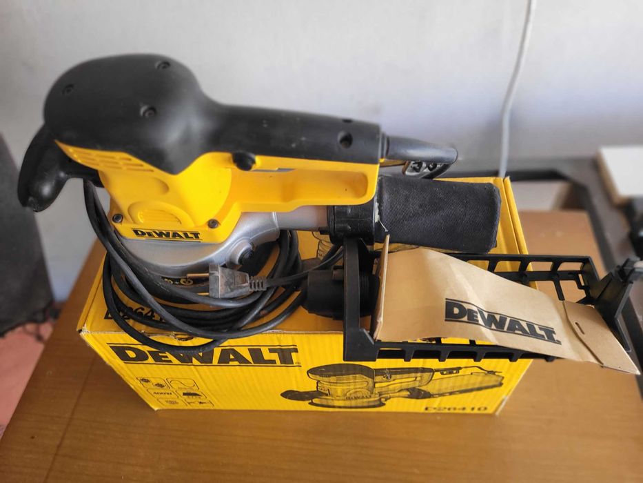 Lixadeira DeWALT 400W
