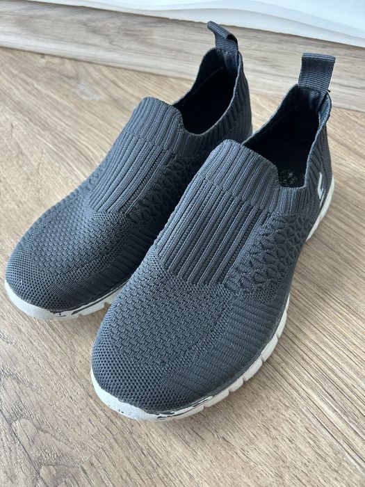 Кросівки легесенькі 36розмір