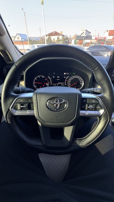 Toyota Land Cruiser Тойота 300 Premium 2022 р 3,3 дизель 10АКПП